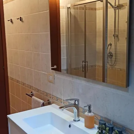 Dimora Floris Accogliente In Borgo Storico A 7 Chilometri Dal Mare Hébergement de vacances Montefiore dellʼAso