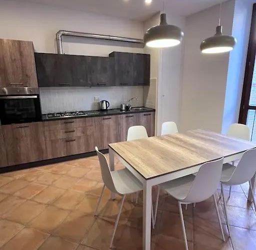 Dimora Floris Centro Storico A 7 Chilometri Dal Mare Casa vacanze Montefiore dellʼAso